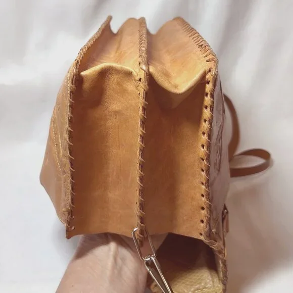 Costa Rica Leather Vintage Shoulder/Crossbody Bag-Removable Strap-Camel/Tan-Rose - Picture 14 of 15